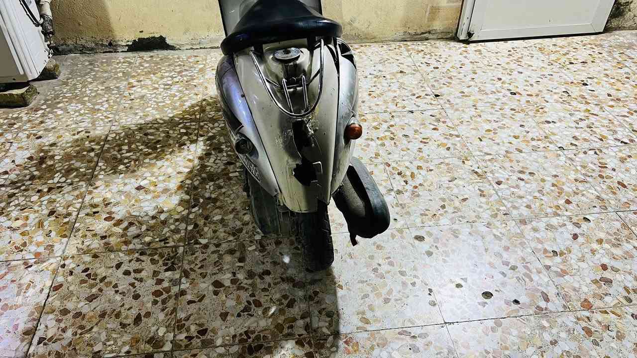 السلام عليكم
دراجه مصريه للبيع دراجه ما مفتوحه وكلها بلاديه بس كفرات شوي بيها شخوط 
السعر 250 
عنوان كوت داموك الضباط 
***********
