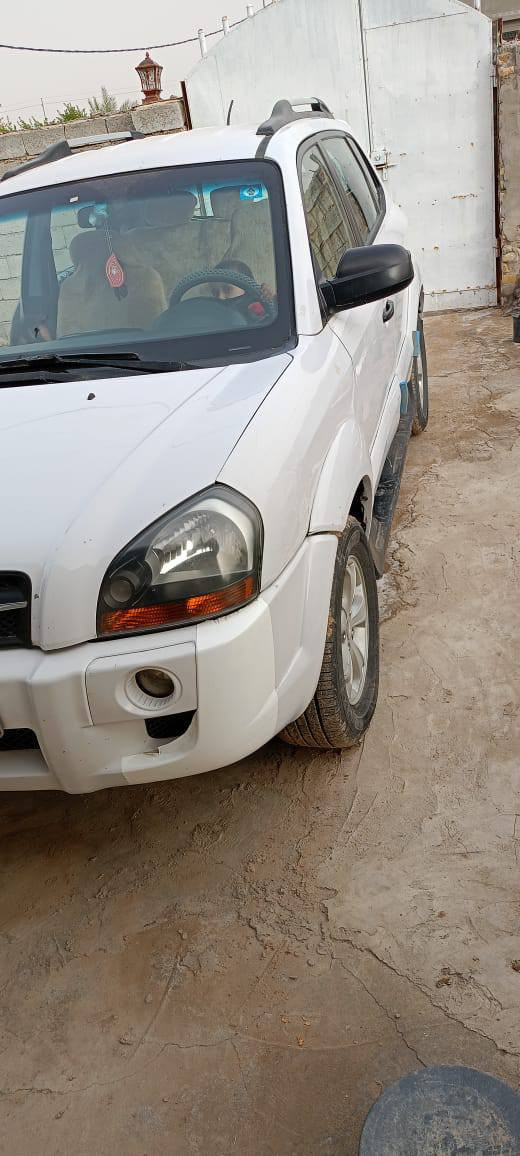 السلام عليكم 
توسان ٢٠٠٩ 
فور ويل مكينه ٦ سلندر ٢٧٠٠ 
مكفولة كفاله عامه 
رقم بغداد دولي باسمي سنويه لغاية ٢٠٣٠ هزه جديده
 تخم تاير جديد   السعر  ١٢٥ 
 وبيه مجال غير متواجد على النت تفاصيل أكثر اتصل  *********** مكان الديوانيه قضاء السدير
