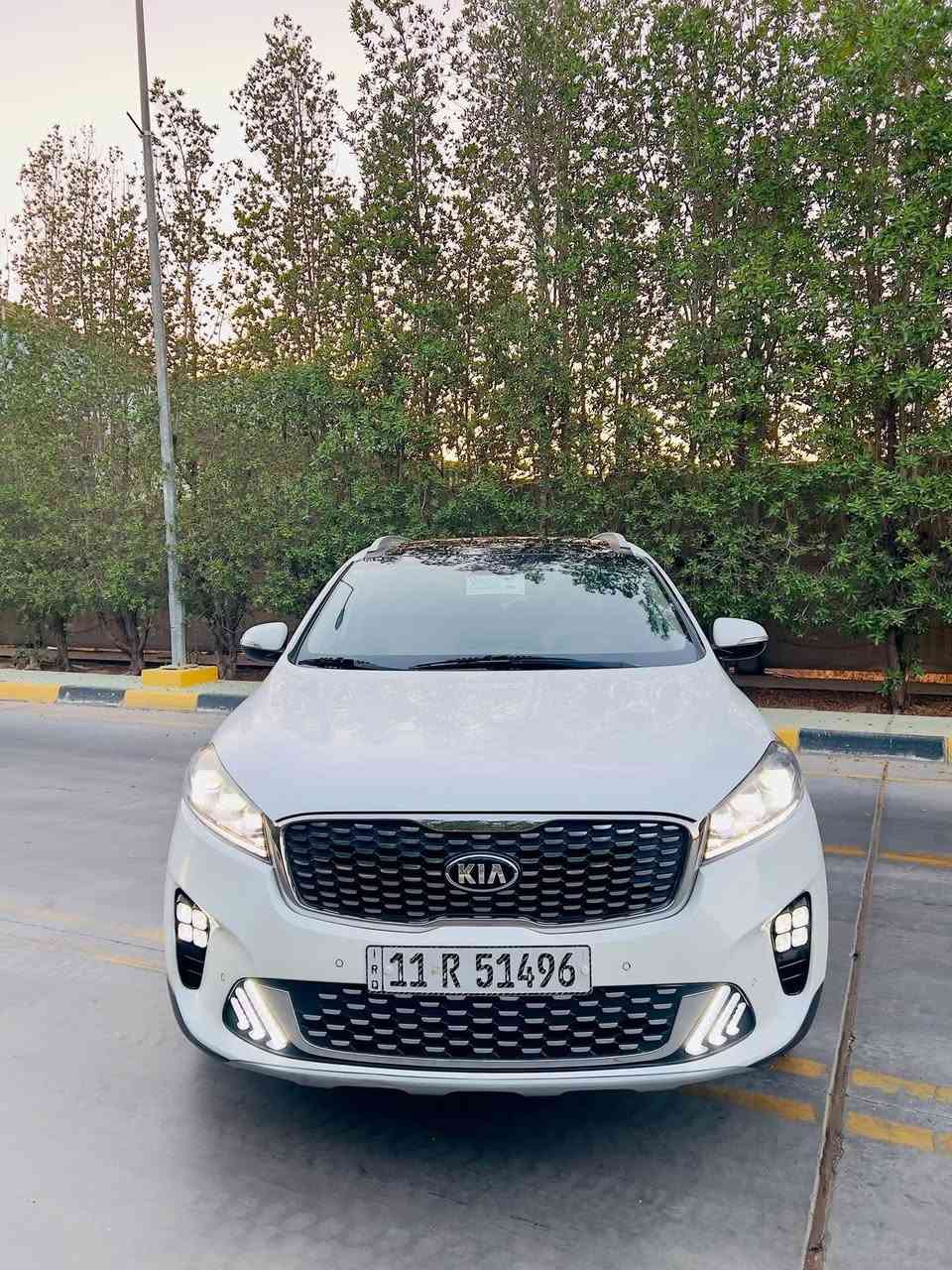 للبيع كيا سورنتو 2018 شكل ال2020
رقم بغداد دولي بسمي 
 خليجي سونار مرفق مع المنشور 
مواصفات ///// 
1_بصمه تشغيل وبصمة أبواب عدد 2
2_محرك 6 سلندر محرك وكير على وضع الشركه مامفتوحات
3_نفكيشن جي بي اس خرائط
4_لدات اماميه خلفيه
5_ لايت زنون 
6_شاحن وايرليس
7_شاشه اصليه
8_ سياره ماشيه ٥٦ألف حقيقي شرط 
9_حساسات اصلي (أمامي وخلفي)
10_كراسي 2 كهرباء
11_ 3قطع تبريد
12_لد امامي مع تشغيل 
13_كروز مثبت سرعه
14_تحكمات ستيرن
15_سبعه راكب 
16_ويل كب نيكل 
18_كير 8 نمر 
19_ترحيب 
20_كشنات جلد
21_جنطه كهربائية ذكيهً (الفتح عند الاقتراب)
22_مري شفط اشاره بل مري
23_بردات ابلادية
24_اربع انظمه قياده smart.  Cimfort.  eco.  sport
25_كشفات ضباب
26_علامة سورينتو  مضيئه بالدواسه
27_لايت زنون عالي وناصي 
28-بنوراما
‏29-aotu hold
مكان السيارة كربلاء 
السعر 223 ورقة (قابل للتفاوض ) 
***********
واتساب موجود موبايل ***********
