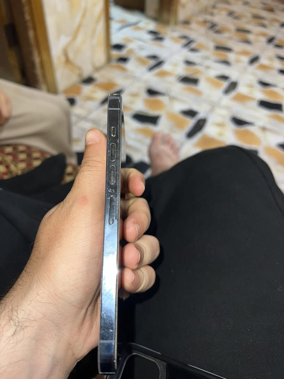 ايفون 13برو ماكس ذاكره 256 لون بحري مميز  مغلف حمايه لجهاز كارتون ضمان المحل  السعر 660وبي مجال بسيط***********
