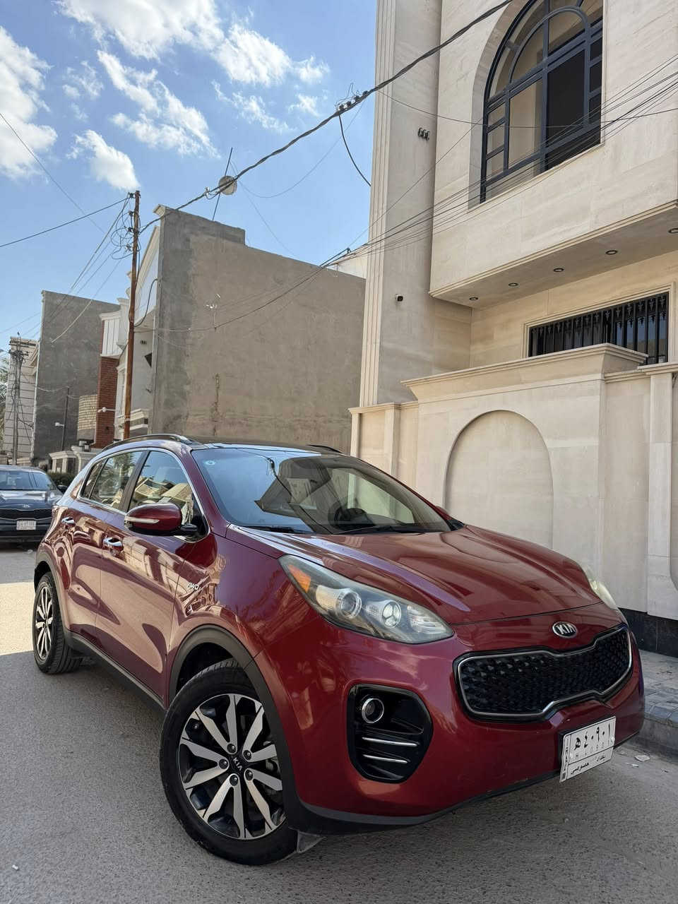 سلام وعليكم للبيع
سبورتج 2018 EX وارد امريكي بدون صبغ فقط بارد بلجاملغ 
الخلفي ضرر بسيط جداً
محرك 2400gdi
لون احمر 
مواصفات السيارة
بصمه
بانوراما
كشنات جلد اسود
تحكم كشن كهربائي
تدفئه كشن
تدفئه ستيرن
رادار جانبي
وبقيه مواصفات الفول معروفه
محرك كير كفاله
صور الحادث موضحه بلمنشور
السياره كاملة بدون نقص واني مستوردها على ايدي طبت ماشيه 4 الف حالياً ماشيه 71 الف مايل
السعر 175 وبيها مجال
***********
بغداد الدورة
