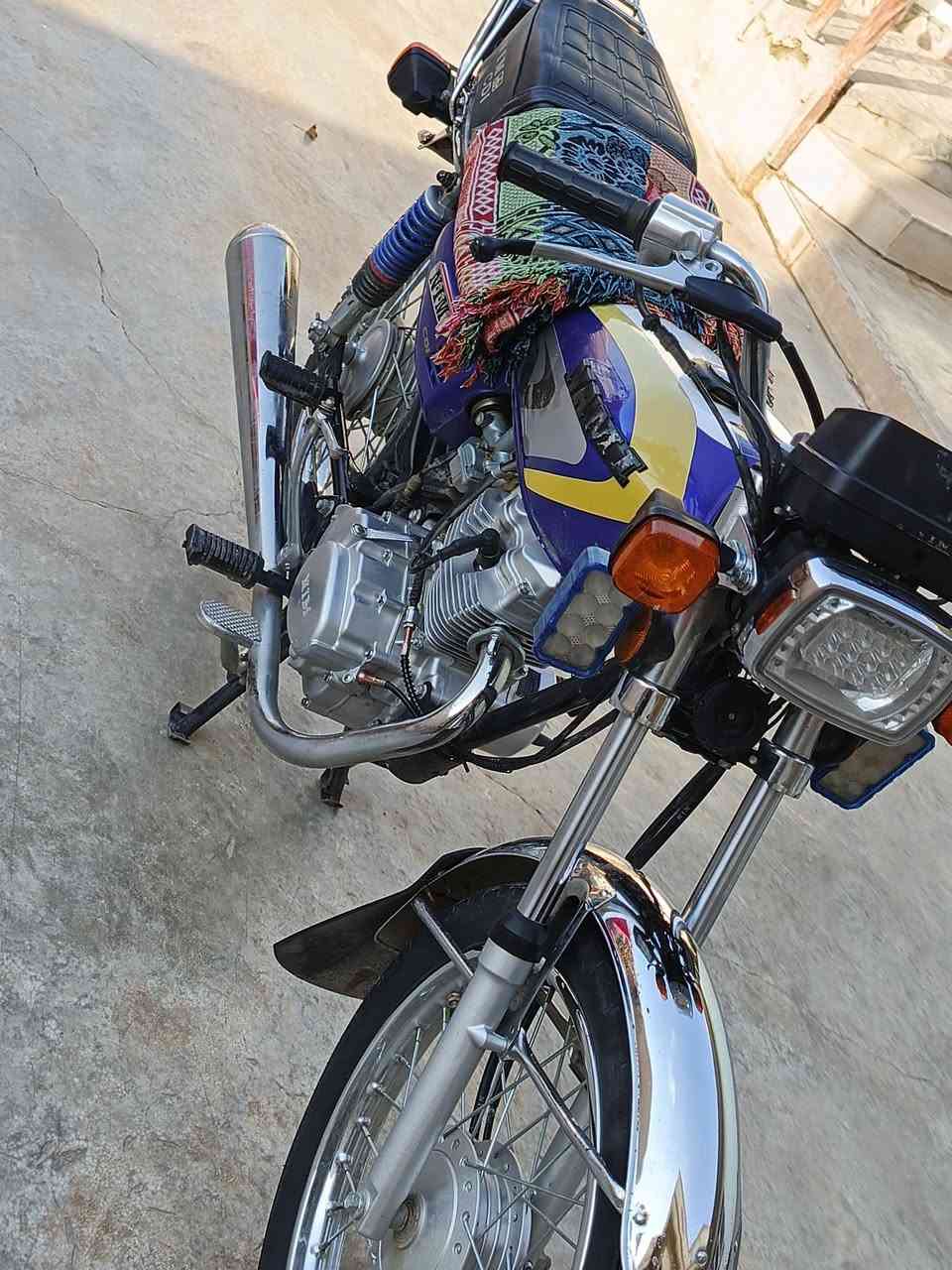 للبيع مطور 4 كير 2025 مكينه ما مفتوح سعر بل خاص او رقم الهاتف ***********
