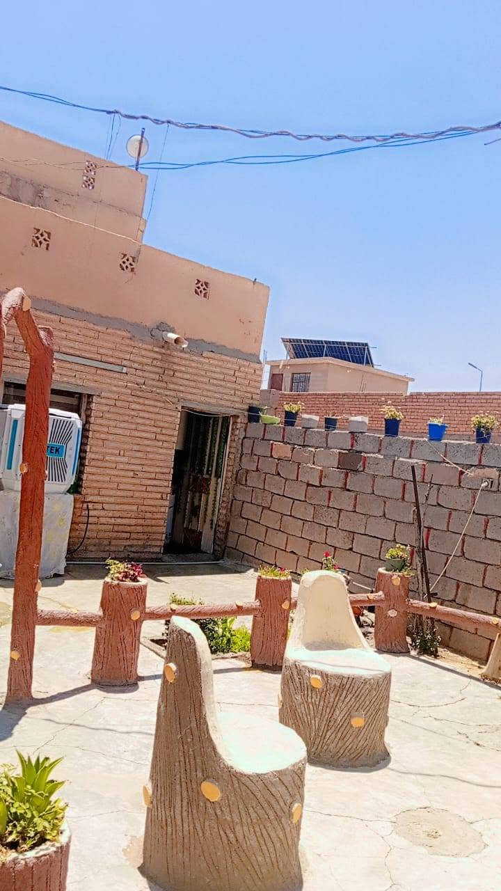 الدار للبيع الحويجه اليرموك شارع الطباء المساحه 200 متر
***********

