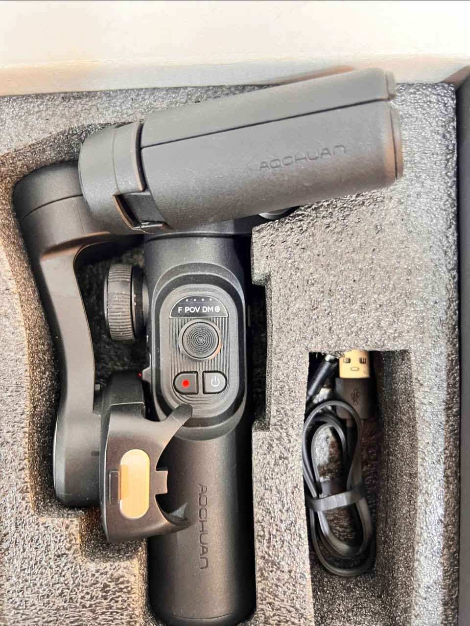 السلام عليكم شباب  اوزمو حترافيه مال تصوير
جديده غير مستخدمة شغاله وكامل ملحقاتها فول موصفات بيها (مليانه مودات )مكاني موصل توصيل  محافضات موجود سعرها 75الف وبيها مجال شي قليل 
***********
