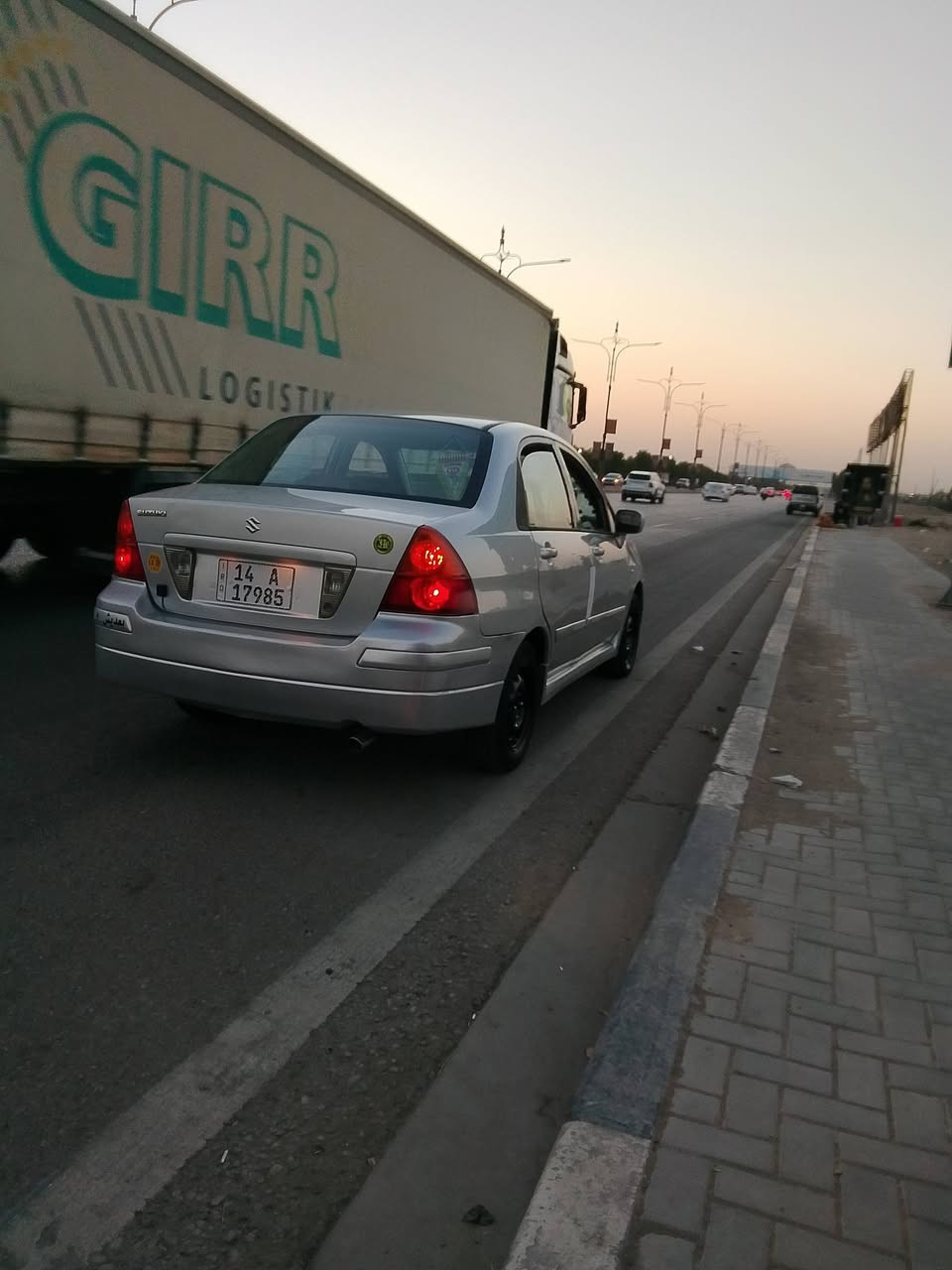 سلام عليكم سياره ساسوكي مديل 2005كفاله فقط صبغ جماليه كير محرك 1600 تبريد ثلج مال جناي كله شغاله جاهزه من كلشي سعر53مكانك بصره جزيره ***********
