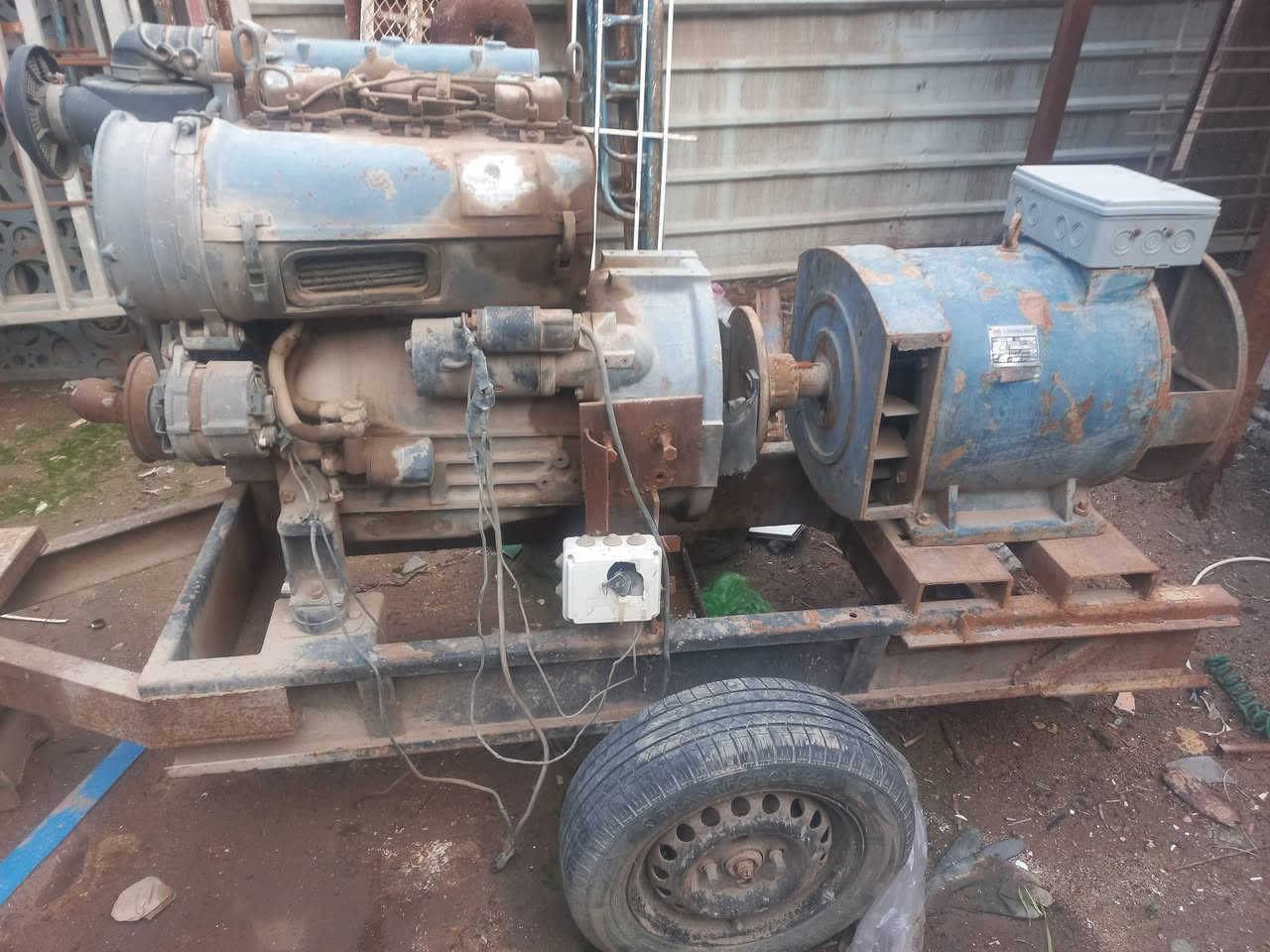 مولد دويز ايطالي للبيع  شغاله مشدود عليه ٤٠ كيفي *********** النجف حي الحرفيين
