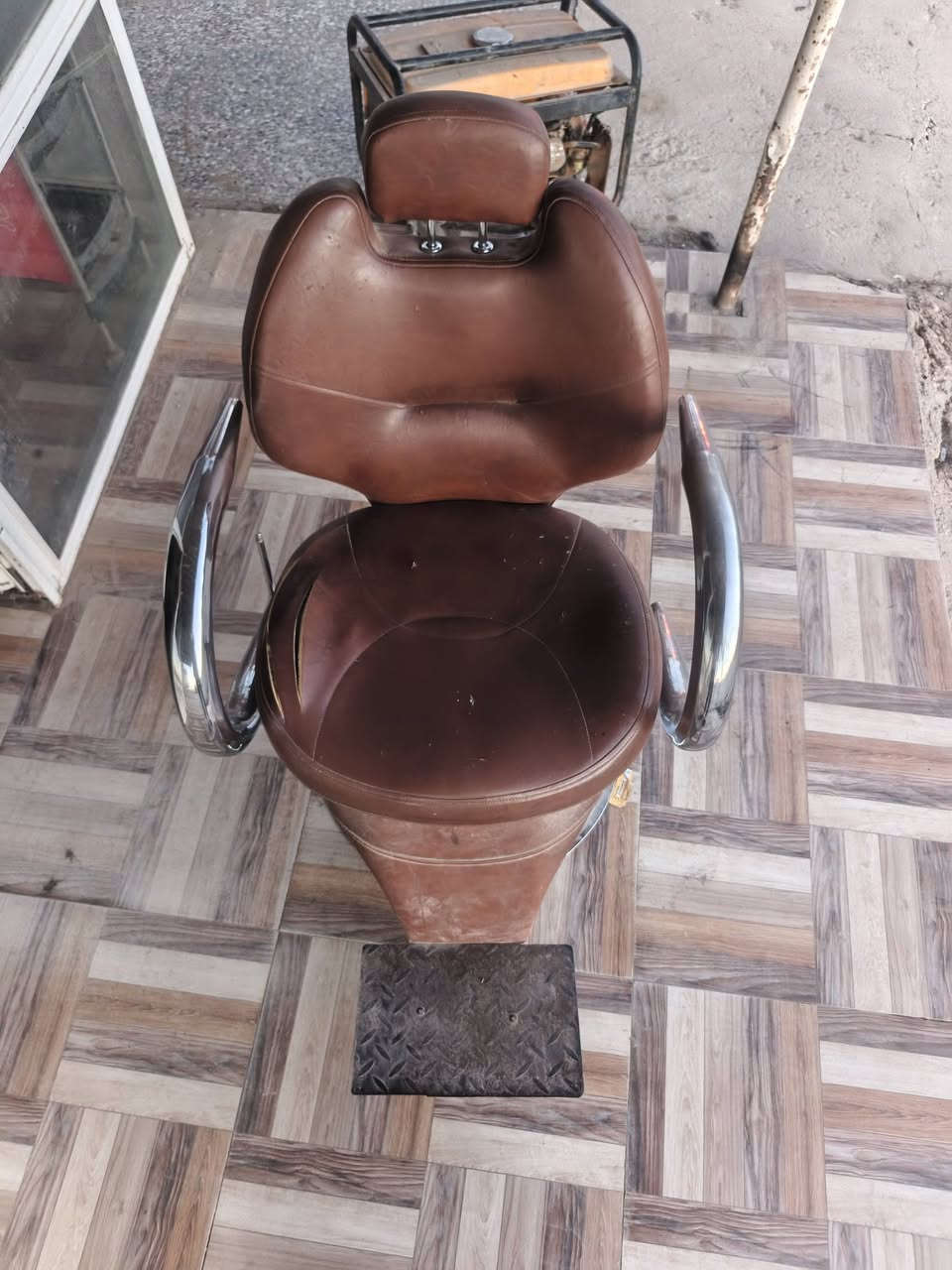 سلام عليكم كرسي حلاقه نضيف السعر 125 بي مجال قليل
العنوان/ ديوانية قضاء السنيه 
خاص مفتوح
رقم__*********** بي واتساب
