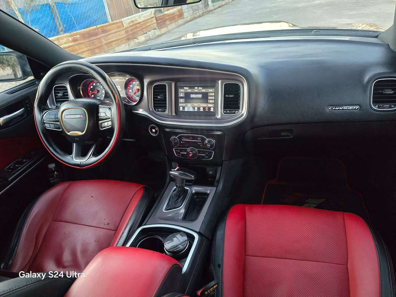 جارجر مديل ٢١ sxt مدث srt  فول بلا فتحه
ما مشتغله خط جديده وجاهزه بيها كم قطعه صبغ ابيع حزام بدون دواخل وبدون شواصي فول وخير من الله 
***********
