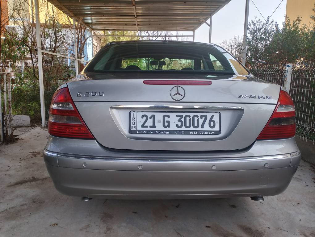 بسم الله الرحمن الرحيم : سيارة صنف w11 AMG موديل ٢٠٠٣ نظيفة جدا استخدام عائلي جاهزة من كل النواحي عدا صبغ البنيد دون تأثير على أجزاء السيارة مسجلة باسمي الاتصال *********** و .٧٧٤٠١٢٠٣٥٦ السليمانية, العراق
