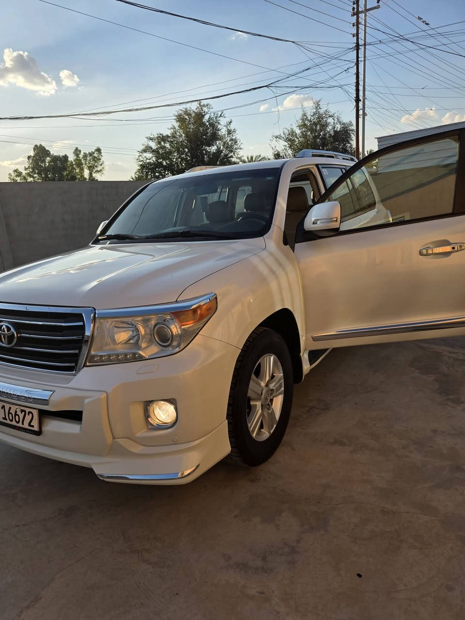 للبيع
سياره لاندكروزر  GXR
2012 
6 سته سلندر 
فول مواصفات 8 ايرباك بريم كشنات كهرباء وكشنات جلد 
ممشى السياره 156 الف 
كير محرك كله بالشرط طخم تاير جديد 
السياره مكفوله من الصبغ والبارد 
رقم السياره دهوك تريد تحويل او وكاله 
سعر السياره  345  $  ورقه 
للاتصال 
***********  /  اسيا /  مؤيد العجاج 
***********  / زين  /مؤيد
