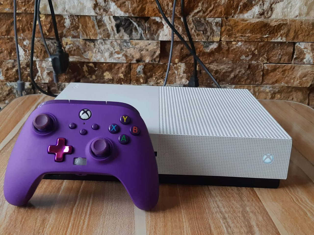 ون اس كامل ملحقات
حجم الهارد 500 لا مفتوح ولا مصلح جوستك احترافيه
الالعاب 
شادو  تومب رايد
كراند 5
فيفا 25
بيس 26
فول كايز 
موجود توصيل لجميع المحافظات
السعر 250
مراوس بلي فور سلم مهكر


**إذا كنت صاحب هذا الإعلان وتريد حذفه لأي سبب، رجاءا أرسل رسالة إلى الدعم الفني**