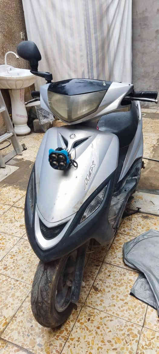 السلام عليكم
دراجه ماكس140 للبيع كامله مكمله بغداد حي النصر 

بهيه خربطه بسيطه***********
