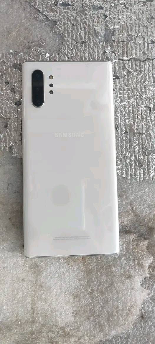 السلام عليكم نوت 10 بلس 5G
للبيع او مراوس حسب القناعة. السعر 200الف
(مبدل ضهر فقط)
(بيه نقطة فوك باشاشة مابيه كل تاثير ولا ما مبينه)
ذاكرة (256)
الجهاز بدون ملحقات.
مكاني كربلاء.


**إذا كنت صاحب هذا الإعلان وتريد حذفه لأي سبب، رجاءا أرسل رسالة إلى الدعم الفني**