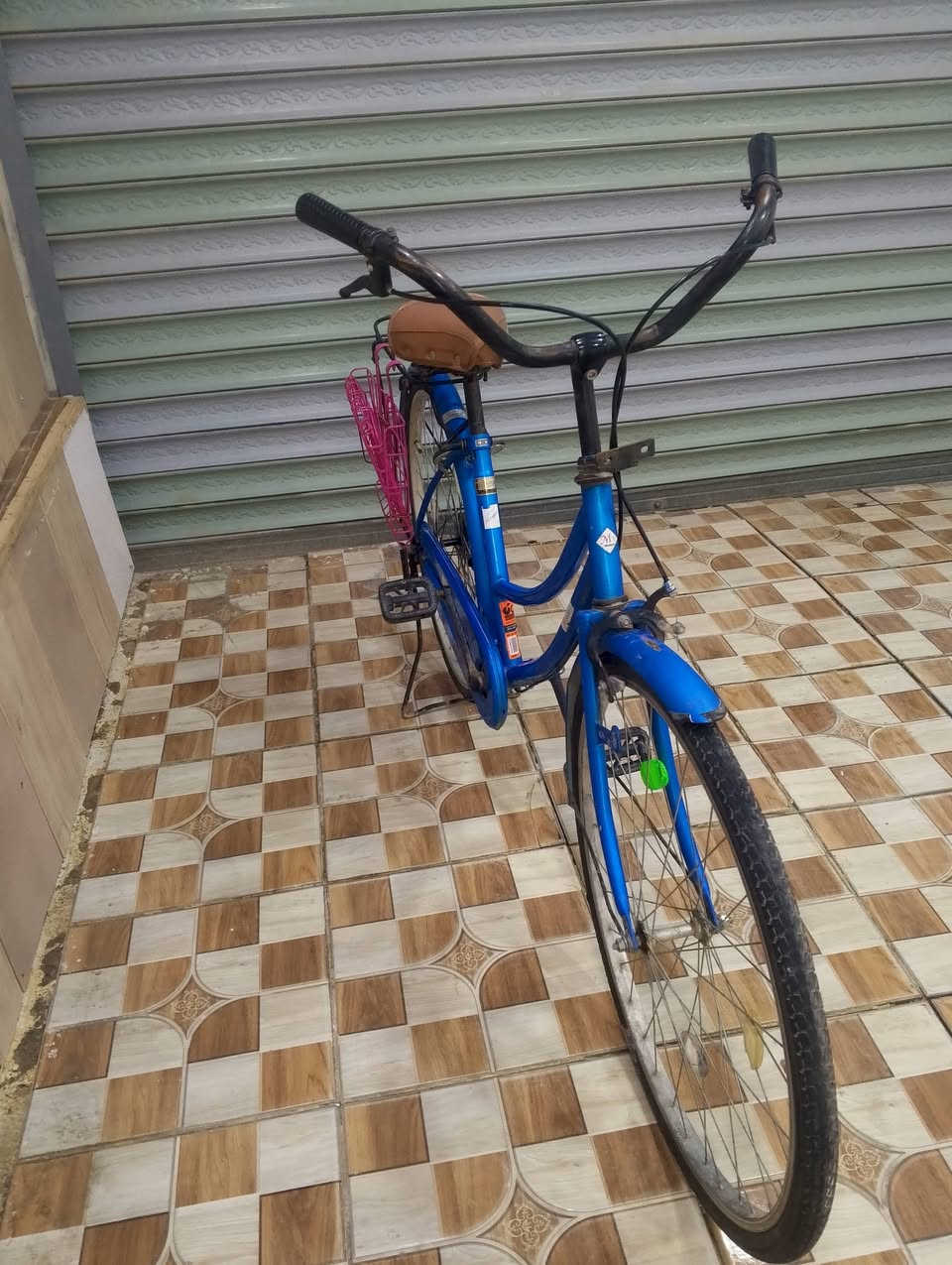 سلام عليكم  باسكل بناتي حجم 26  البيع  ما حاوية باسكل  ما بي نقص  كامل  سعر  80بي مجال  شراي راسني واتساب *********** مكاني بغداد البياع شرطة الخامسة
