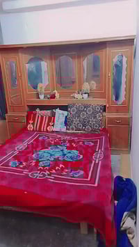 غرفة نوم • مستعملة • نظيفة`,`مجال بسيط`,`مراسلة خاص