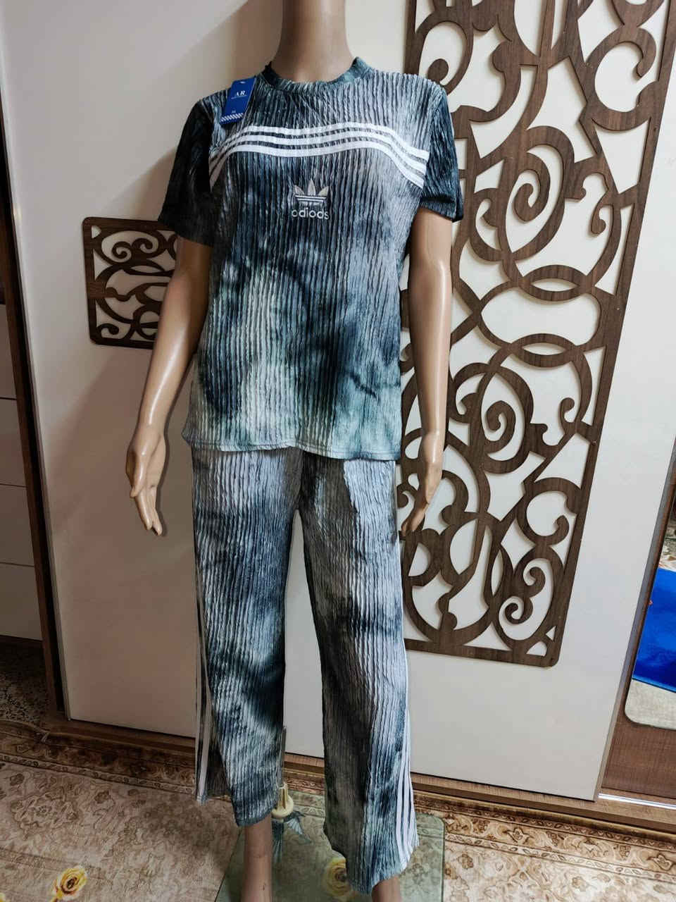 السلام عليكم تراكات نسائيه سعر التراك 8000 وعدنا خدمه توصيل


**إذا كنت صاحب هذا الإعلان وتريد حذفه لأي سبب، رجاءا أرسل رسالة إلى الدعم الفني**