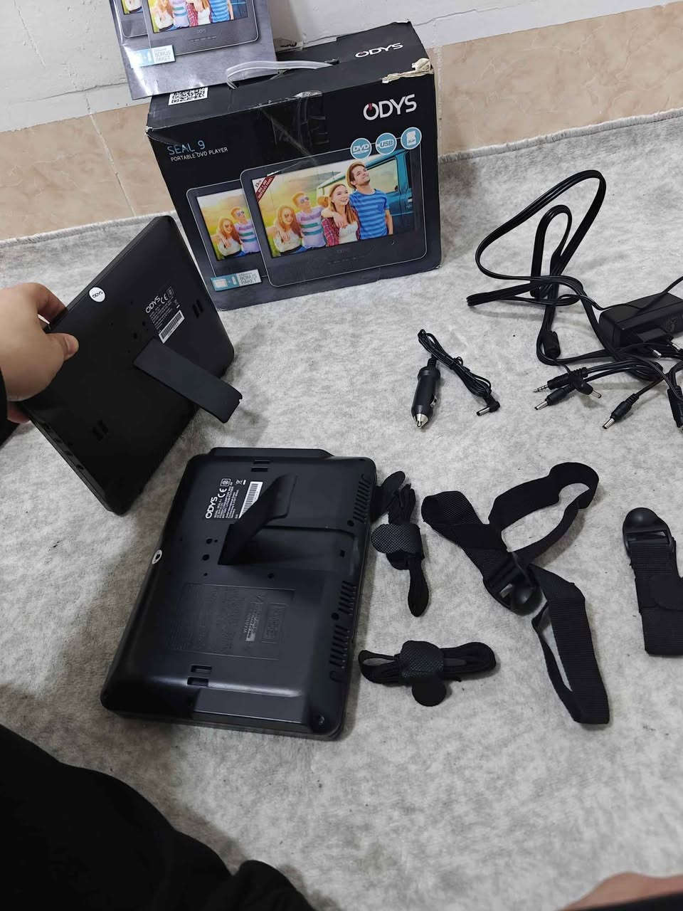 دوو کەلەی شاشە بۆ دواوەی سەیارە شتێکی زۆر جوان و تایبەت  بەس دانەیەکیان  گڵۆپیشی   هەڵ ئەبێ و  شەحنیش ئەدا بەڵام هەڵ نابێ نازانم هۆکار چیە  ئاوا ئەیفرۆشم +  هەردوکیان  لۆکە و لەزگەی شاشەی  لێنەکراوەتەوە+دیڤیدی و فلاش و میمۆری و  شوێن  AV و   کۆنتڕۆڵ   و جانتای خۆی لەگەڵە بە چەڕخی سەیارە و  کارەبای ماڵەوەش ئیش ئەکەن 
ئاوا ئەیفرۆشم  55 هەزار السليمانية, العراق


**إذا كنت صاحب هذا الإعلان وتريد حذفه لأي سبب، رجاءا أرسل رسالة إلى الدعم الفني**