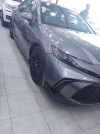 تيوتا كامري 2025 أمريكي SE فول مواصفات 1/1 هايبرد  كلين مكفوله من صبغ ...