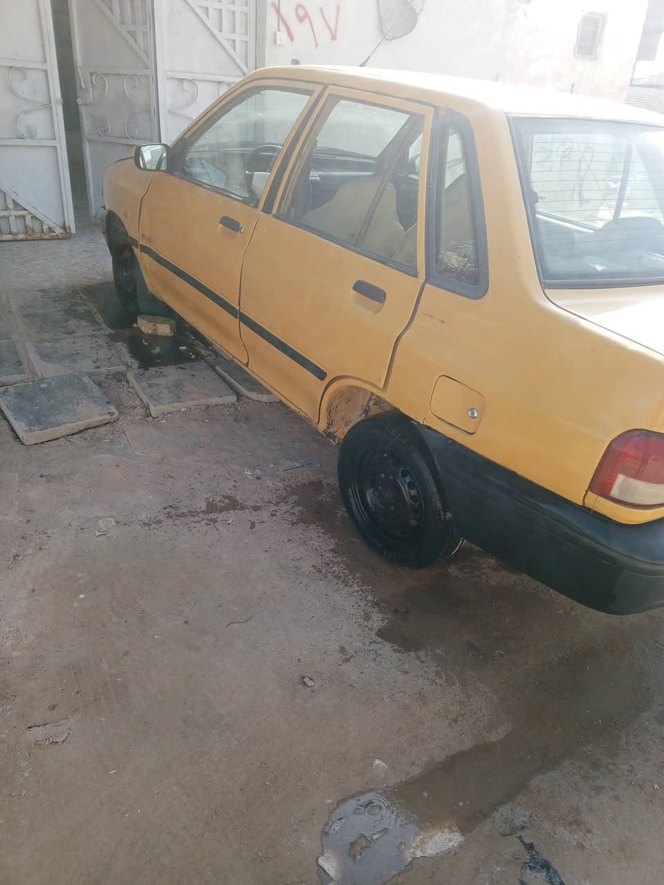 سايبه 2011 للبيع 
مكينه و كير كلش حلوات حداديه تخم تايرات كهربائيات كله شغاله من لايتات عالي ناصي اشاير كيجات هورن مسجل سماعات سياره جاهزه من كلشي رقمه كربلاء الماني مميز راعيه ب كربلاء ضاع رقمه مني ابيعه بدون راعي اكفلكياه سرقه و عشاير و اطيك السنويه الاصليه 
مكاني نجف 
***********
السعر 11 ورقه
