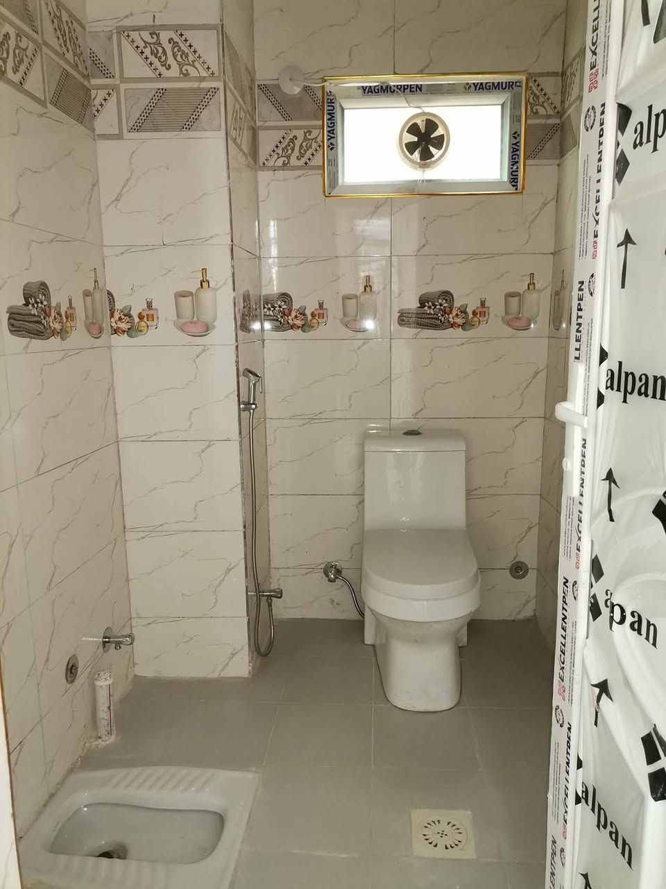 #مكتب_نيوهاوس_للعقار
للبيع ١٠٠ م طابقين نظيف جدآ بسعر مناسب
٢٣٠ وبي مجال للتفاوض 
........
اعلان رقم ٣٦٥
........
للبيع مشتمل ١٠٠ م طابقين نظيف جدآ
٣ نوم
قريب من الشارع العام
واجهة ٥ نزال ٢٠
في منطقة الديوان قرب ثانوية الاصيل
للاستفسار *********** متوفر واتس اب اتصال
مكتب نيو هاوس للعقار الكائن في
حي الجهاد الديوان مقابل الامانة قرب كوفي ركن الديوان
