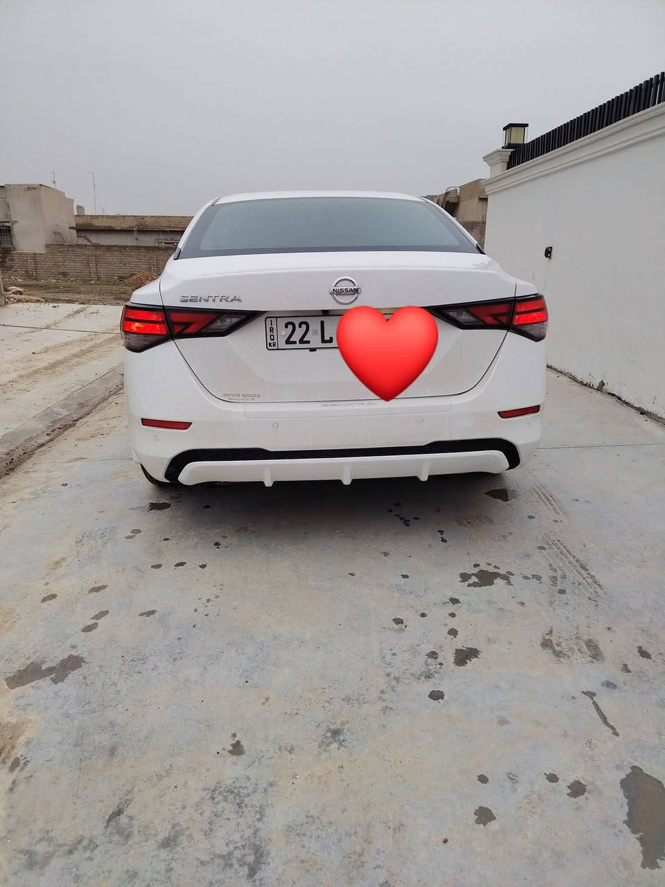 السلام  عليكم
نيسان سنترا  2020
مواصفات تحديد سرعة
تحديد مسار شارع
حاساسات امامي وخلفي
كاميرا مع شاشة
نظام ايكو موفر بنزين
توقف ذاتي امامي وخلفي
بعد اكو هواي مواصفات
رقم وسنويا وهزة كلو جديد
طخم تايرات جديدة
صبغ باب خلفي مع بخ بونيد كلير بدون دواخل 
سعر سيارة بسعر النترا 2010
سعر المطلوب 130
شرط التحويل او وكالة مع الغرامات تحويل نفس اليوم سنويا بسمك
مكان سيارة بعشيقة 
للستفسار ع الارقام ***********
                          *********** واتساب موجود ع رقمين ،  ملاحظة الاتصال من ساعة 10 صباحا الى 11 ليلا
