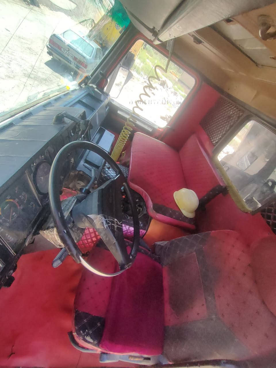 للبيع سكانيا مكينه 113 بعدهي عله سحك سوبر جديد كير 5ب5 اكسن جديد تخم تاير وبيه زوج نص عمر رقم بصره نكليزي سنويه 2027 راديتر جديد زوج باتري جديد حداديه خير من الله سياره جاهزه للشغل من كلشي ***********ملاضحه صور هستوني طاكهن
