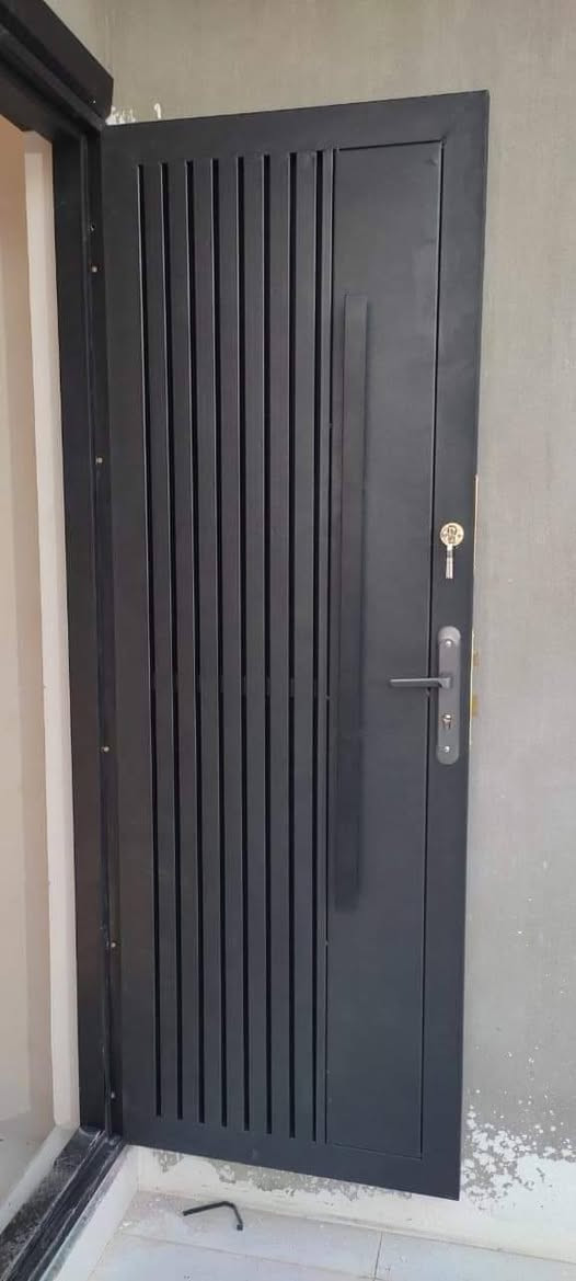 #معمل #حدادة #المشهد لصناعة #الأبواب #والشبابيك و المحجرات وسقائف الكيسبان و غرف السندويج وكافة اعمال الحديدية..... كربلاء حي الصناعي 
📞***********📞***********
