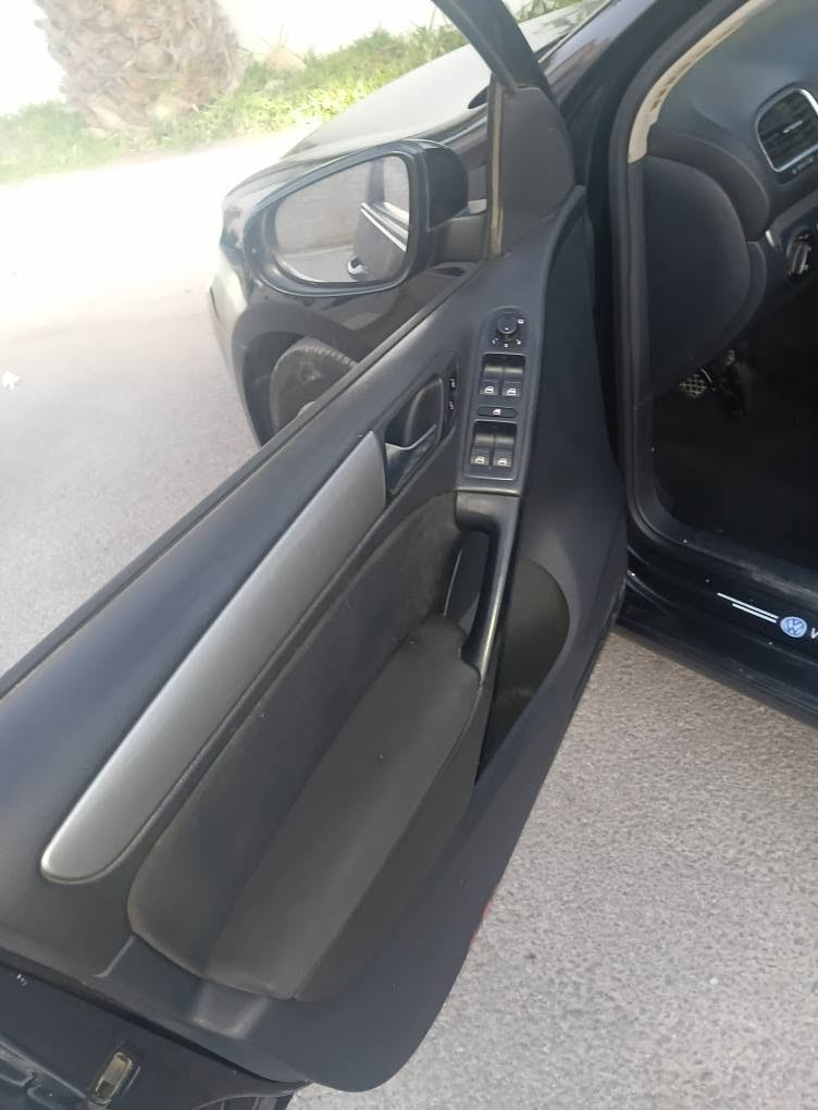 🧿🪬بسم الله مشاء الله 🧿 🪬 
Wolsvagen golf 6
Année 2012/9
5cv
Essence ⛽️ 
1.4
Km 203000 real
Tout les par brise d’origine 
4 vitres électriques 
Climatiseur en marche glace 🥶 
Fermeture centrale 
Jent allu 
Rétroviseur électrique 
Double clé 🔑 🔑 disponible 
Caméra arrière 
Écran tactile 
4 route neuf 
كرهبة باكو كل شيء على الدوريجين موجودة في قصرهلال 24444695 قصر هلال, المنستير


**إذا كنت صاحب هذا الإعلان وتريد حذفه لأي سبب، رجاءا أرسل رسالة إلى الدعم الفني**