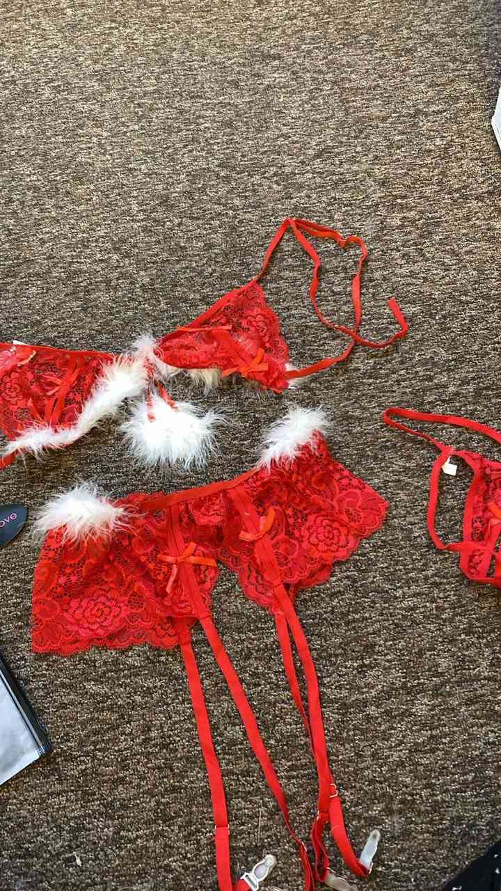 عندي شلعه ملابس نوم شي ان بيهم ٤٥ قطعه وبيهن  مكررات كلهن ب٤٠ الف


**إذا كنت صاحب هذا الإعلان وتريد حذفه لأي سبب، رجاءا أرسل رسالة إلى الدعم الفني**