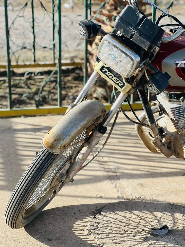 السلام عليكم دراجة تايكر موديل 20وزن ثقيل محرك شرط للستفسار اكثر اتصل ***********
