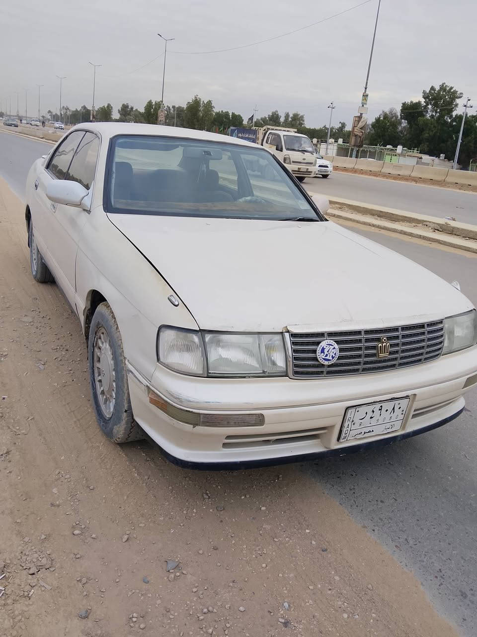 السلام عليكم 
جوة السوك سيارة كراون بطة موديل 1992 مكفولة من الكص ونقل الجثة والاصوليات كلها محركها فيفيتي مال ملكه اقتصادي سعرها مناسب 46 ورقة لان محتاج الفلوس بشغله مهمة واريد ابيع جوة السوك رقمي ***********
