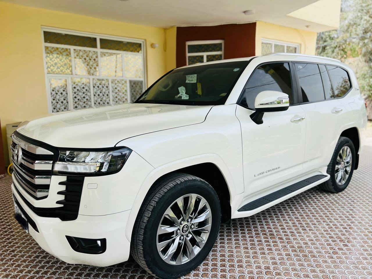 السلام عليكم للبيع لاندكروز موديل2022تكمه وسنويه ساز  باب الأول رقم  أربيل بسمي تحويل ثاني يوم مكفول كفالة عامه من صبغ وتبديل وفتح وشخوط 
فول موصفات 1/1
بصمه تشغيل 
بصمه أبواب لمس 
تشغيل عن بعد 
فتحه سلايت
كشنات ثنين كهرباء 
كشنات جلد 
كشنات تدفئه تبريد 
8ايرباك 
زراكات 
مري شفط 
شاشات خلفيه 
مطفايه حريق 
جنطه شفط 
سبعه راكب 
ثلاث قطع تبريد 
محرك 4000 تنفس طبيعي 
حساس امامي 
حساس خلفي
 بصمات ثنين 
سبير منازل 
وباقي موصفات ساز معروفه 
ماشيه45 الف  حقيقي 
سعر (635)
الاستفسار اتصل على الرقم *********** 
مكان بابل حله
