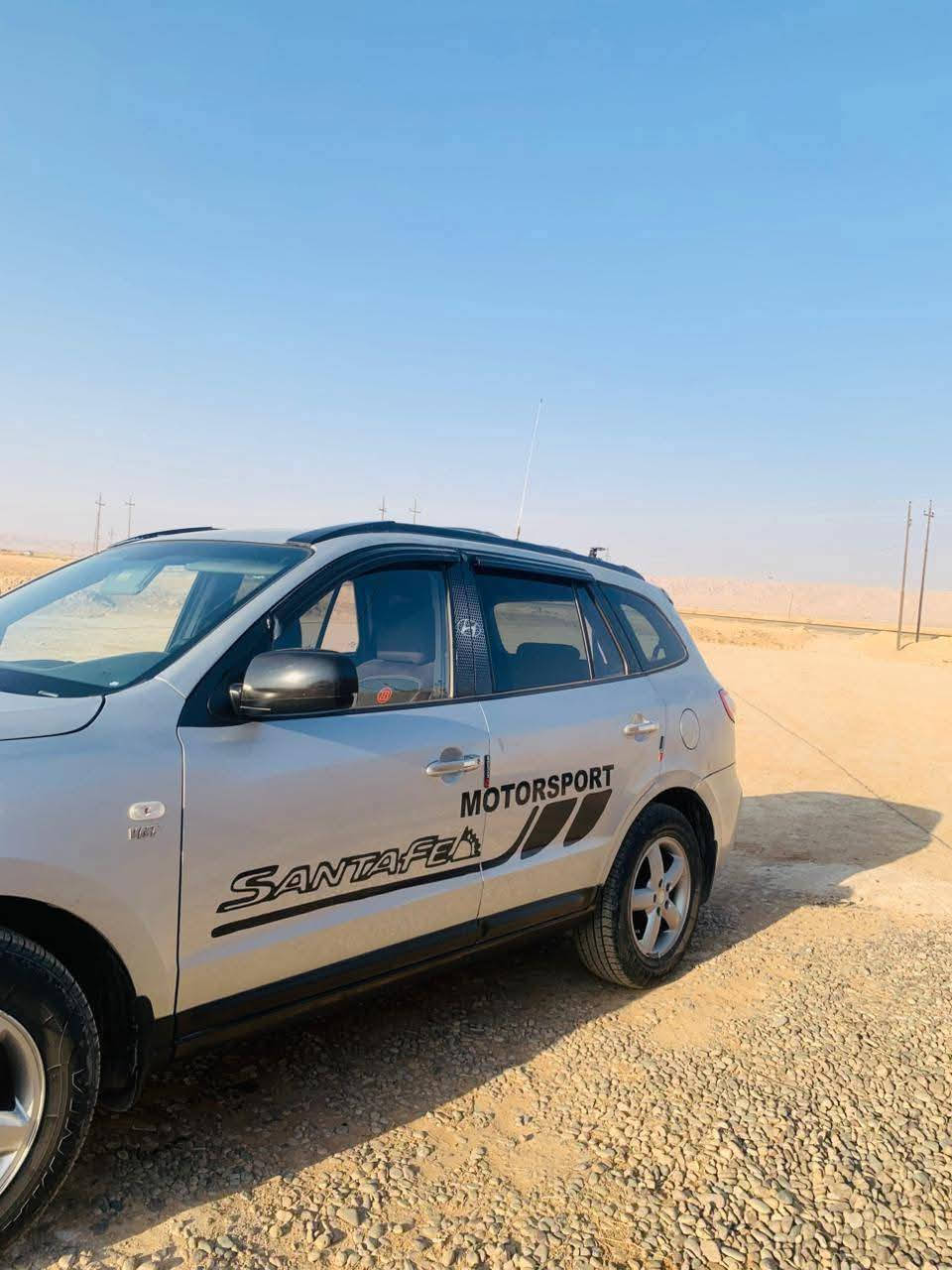 السلام عليكم 
سنتافي كاز 2009 ادوات 
بيها كازكيت 
السعر 37 وبيها مجال 
ترهم مراوس وترهم بمقدمه و مده او قسط شهري 
*********** 
بيها كازكيت فقط  شغاله نكره سلف بس بيها هوى قليل بل راديتر 
بس زولوها عني لا اورها
