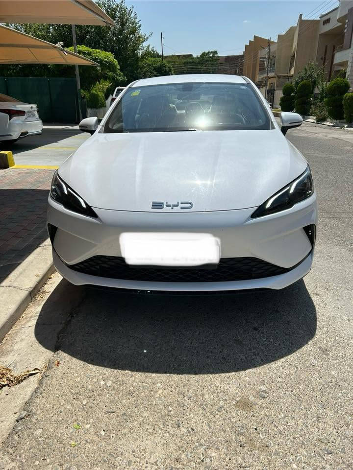 Byd  سیل 05
مۆدێل 2025 ،سپی بێ بۆیاخ بێ لێدرا نزیکی سفرە تەنها 7000 ڕۆشتیە 
***********
