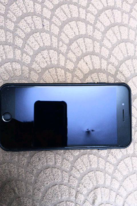 السلام عليكم ٫ ايفون 7 plus للبيع ٫ مبدل بطارية وشاشة ٫ الموبايل نضيف الشاشة اي فطر ما بيها ٫ المساحة 256 ٫ التصوير كلش واضح  ٫ العطل البيه فقط زر الصامت و ازرار الصوت . مكاني بغداد الدورة شارع 60 قرب اسواق النورس راسلني واتساب ادزلك الموقع