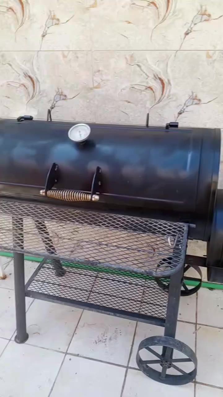 شواية أمريكية حديد ثقيل درجة اولى مزدوجه على فحم وعلى دخان تشوي دجاج سمك كباب همبركر تشوي سعر 250 وبيه مجال استعمال قليل نجف واكو توصيل مجاني داخل نجف رقم ‏‪***********‬‏
