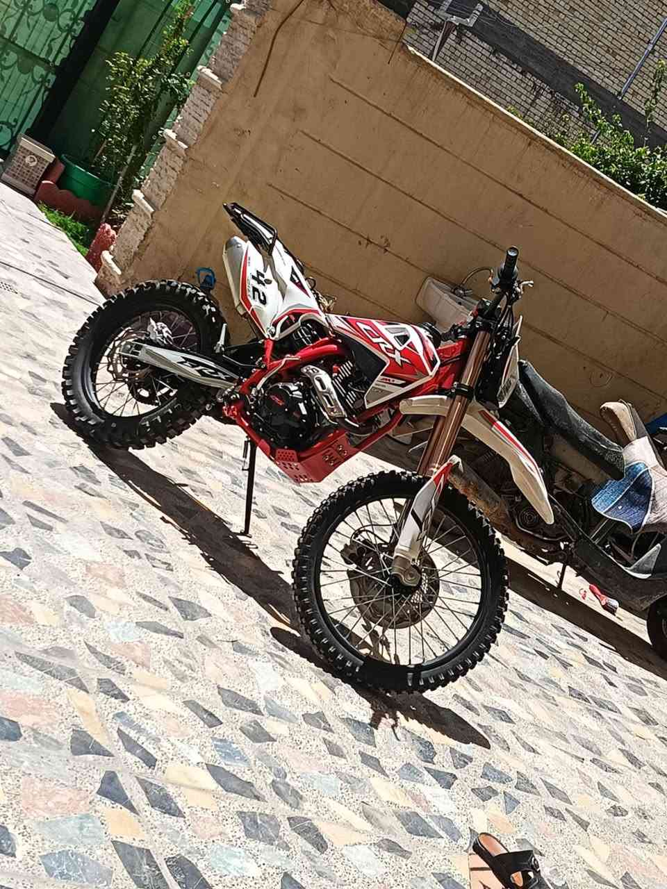 سلام عليكم قفاز crx 350cc مديل 2025 لون احمر للبيع السعر 900 قفل اخت الجديدة ممفتوح بيهه كلشي مستعجل عله بيعتهه شراي خاص


**إذا كنت صاحب هذا الإعلان وتريد حذفه لأي سبب، رجاءا أرسل رسالة إلى الدعم الفني**