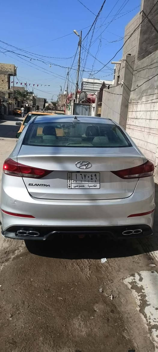 سلام عليكم موديل ١٨ بيهه اربع 
قطع بدون دواخل اتصل على رقم ***********
