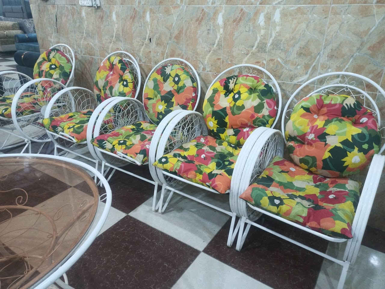السلام عليكم يتوفر في معرض الزهور اغراض مستخدمه وباسعار مناسبه ونظافه كلش زينه للاستفسار الاتصال على هذا الرقم *********** او زورونا بمعرض الزهور واهلا وسهلا بكم🌹🌹
