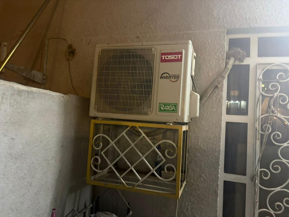 سلام عليكم سبلت توسوت واحد طن انفيرتر 
 اخو جديد  كفاله عامه من تصليح 

*********** 
اخي مو شراي لا يتعبني ويكولي غالي  تعال شوفه بعيونك شكد جديد وحكم
