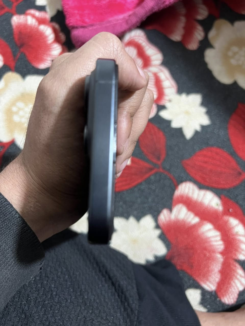 سلام عليكم 15 برو ماكس
ذاكره 256 بطارية 84 الجهاز بده بضمان مال ماستر 
جهاز طخة ما بي السعر 975 للستفسار ***********
