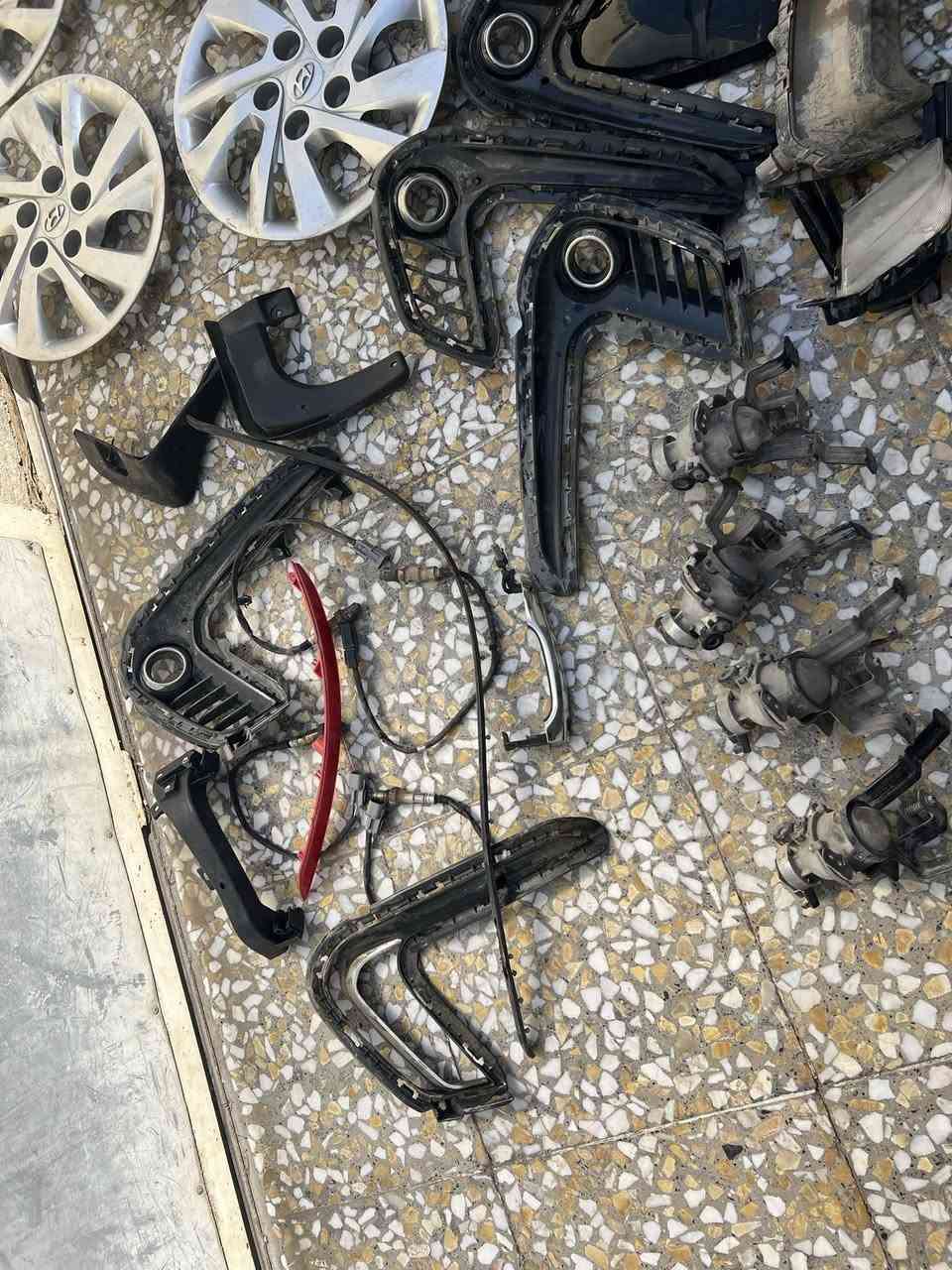 سلام عليكم غراض النترا 17و18اللبيع كلمن وسعره المكان بغداد***********
