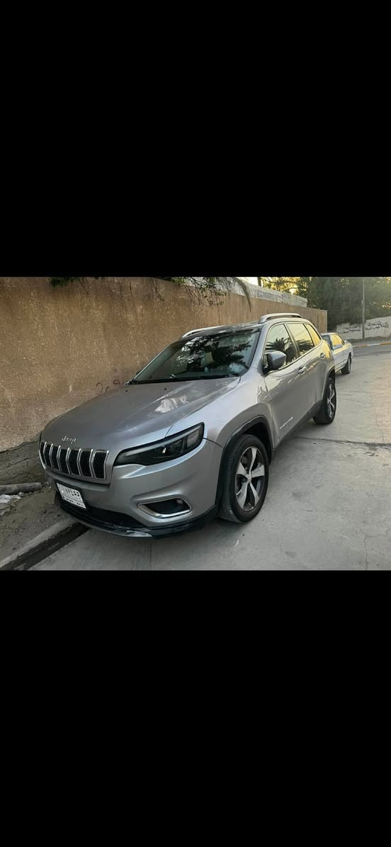 جيب بزون 2019 ماشيه 39ميل بصمه تشغيل عن بعد رادارات بلمري حساسات خلفيه تحكمات ستيرن  تبريد قطعتين السياره  حادثها موجود بلمنشور واكو سونار لمتدد بس فتحه مابيها 
السعر على الخاص ❤️ واذا اكو مراوس هم


**إذا كنت صاحب هذا الإعلان وتريد حذفه لأي سبب، رجاءا أرسل رسالة إلى الدعم الفني**