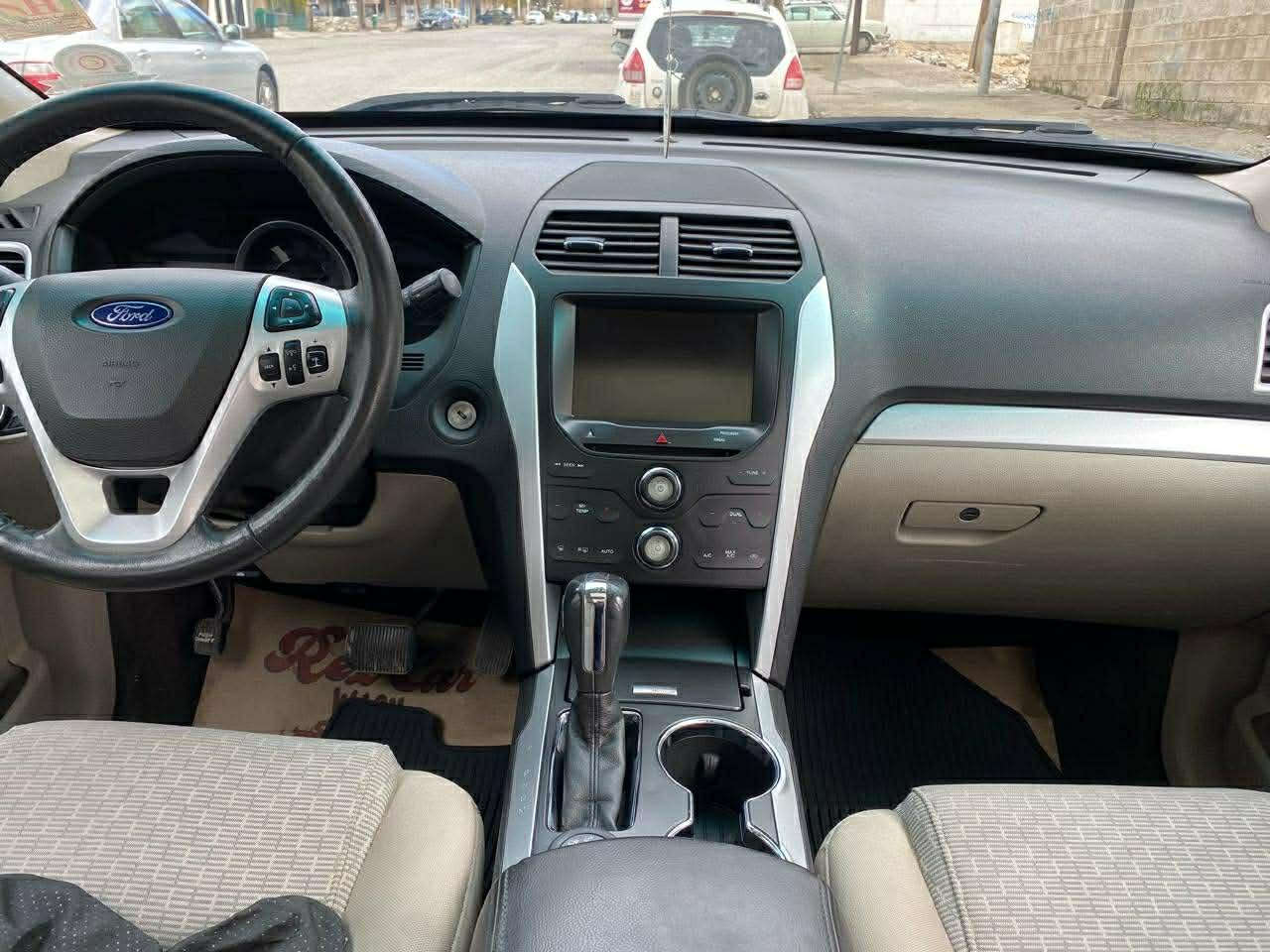 ‏Ford Explorer XLT 2014
فۆرد اکسپلۆرا مۆدێل 2014 ڕەنگی سپی /ڕەقەم سلێمانی
خەلیجی ناو بێجی سفری کۆمپانیای نیڤایە هیچ دەعمو لێدراوی نییەو تەنها یەک بستی سەر تایەی لای سایەق بۆیاخە لەوێنەکەدا دیارە،سەیارەکە تا ئێستا یەک دەست بووە و مەکینەی نەکراوەتەوە ڕەقەم سلێمانیە,١٣٤مایل ڕۆشتووە،تا ئێستا هەمو سێرڤزێکی لە شەریکە بۆکراوە، ماڵی دۆستەو سەیارەیەکی خاوێن و بێ مەسرەفە و هیچ مەسرەفێکی تیا نییە…

مەکینە : 6بستن - قەبارە :3.6
مواسفاتXLT ( 4WD ) 
‏,ABS , 290 horsepower
1-دەبڵ اکسل
٢- 7نەفەری 
٣_سلاید
٤_پانۆراما
٥_٣ ڕیز کوشن
٦-سوکان ڤۆلیۆم 
٧- 6مەقعەد تەبريد 
٨-جام ئۆتۆماتیک
٩-کوشین کارەبا 
١٠-کۆدی سەر دەرگا
١١-ناو بێجی
١٢_کامێرای دواوە
١٣_شاشەی گەورە
١٤_ئاوێنە هیتەر
١٥_چوار مۆدی لێخوڕین (ئاسای ، بەفر، لم ، ناو قوڕ و لیتە )
١٦_down hill assistance 
١٧_گێڕ ئۆتۆماتیک و گێڕ عادی
١٨_ ڕادار
١٩_تحدید سرعە
٢٠_ ٢سویچی لەگەڵە
٢١_ تا ٢٠٣١ سەنەوی تازایە . 

شوێن / سلێمانی ١٧٥ وەرەقەو کەمێک مەعامەلە
ڕەقەمی خاوەنەکەی ***********
واتس ئەپ *********** السليمانية, العراق
