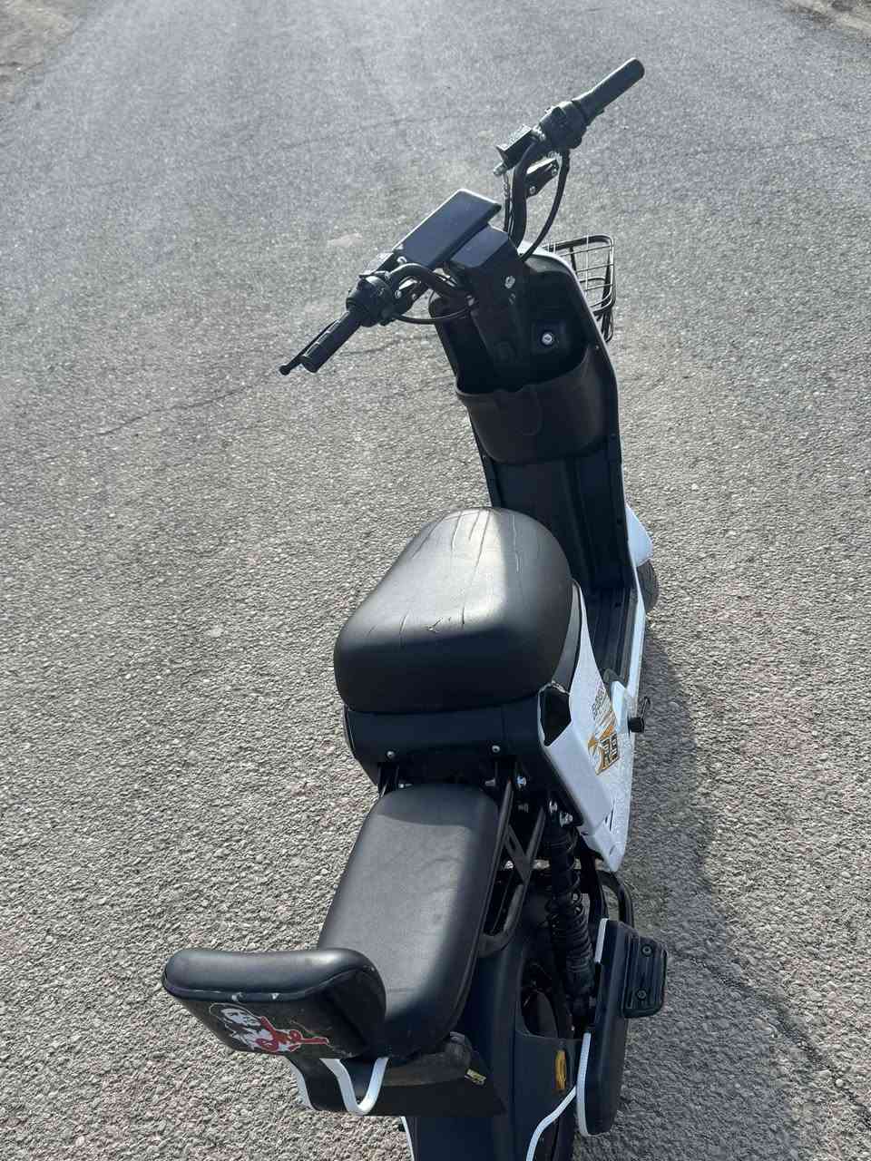 السلام عليكم دراجه للبيع نضيفه ما ناقصها شي 3 نمر باتريات شرط السعر 380 وبي مجال للشراي ✌️🏍️


**إذا كنت صاحب هذا الإعلان وتريد حذفه لأي سبب، رجاءا أرسل رسالة إلى الدعم الفني**