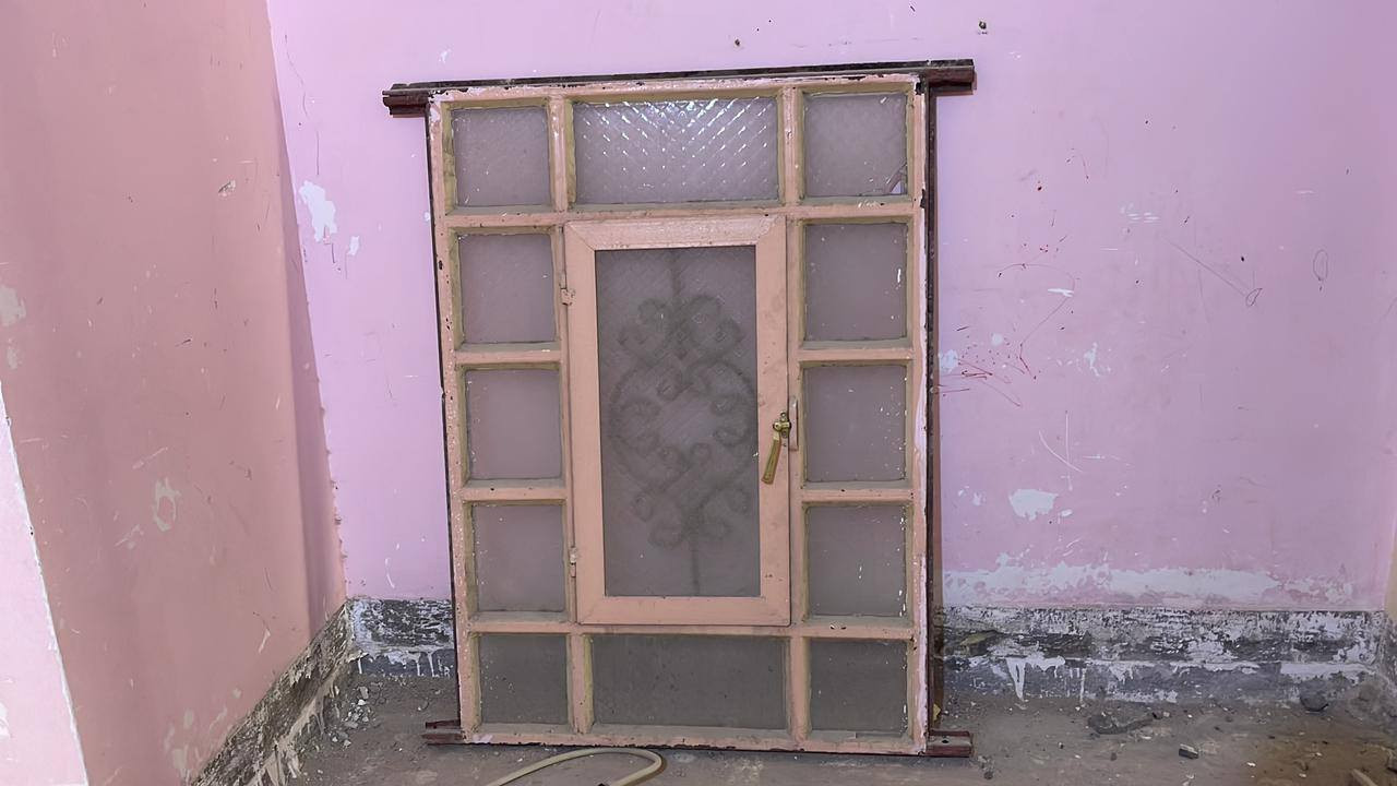 بيبان 8 للبيع كاملات مستخدمات خشب سعر الباب هوة ولجرجوبة مالتة 145 وبيهن مجال ***********
