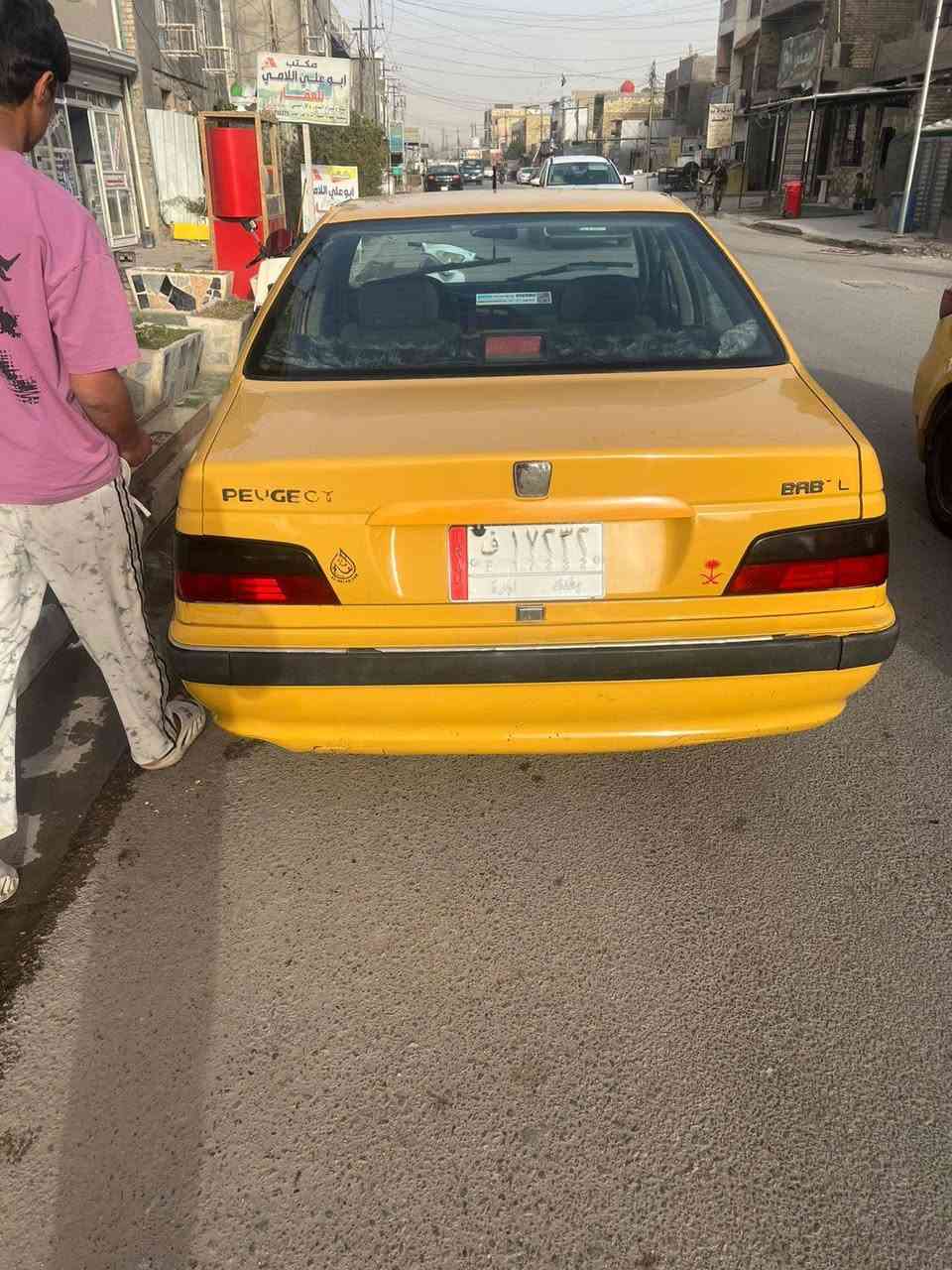 السلام وعليكم بيجو بارص 15 كير محرك جدد تبريد ثلج صدر جديد تخم تاير باتري شاشه كامره غرفتهه تخبل سياره نضيفه كلش مكفوله من الصربه ولصبغ فقط بارد قليل يم لمازده لباقي كفاله سياره حلوه السعر 44وبيهه مجال  مكاني بغداد زعفرانيه ***********
