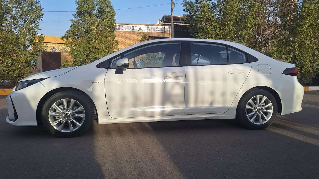 🚗 للبيع – Toyota Corolla Hybrid 2025
✨ فول مواصفات | نظيفة جداً

🔹 المواصفات:
🛞 سلايد
🔑 بصمة تشغيل
📱 شاشة وسط
📷 كاميرا خلفية
❄️ تبريد قطعتين
💡 لايت LED أمامي
💡 بك لايت LED
🪑 كشنات جلد
🛡️ رادار
🧭 تحديد المسار

📊 الحالة:
📏 ماشية 7,000 كم فقط

📄 الضمان:
✅ رقم بغداد
✅ مكفولة من الصبغ والحوادث

📞 للاستفسار والاتصال:
📱 0781 659 6699
