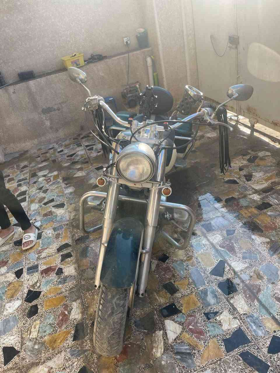 السلام عليكم
عمي اقرو المنشور للاخير يرحم اهلكم 

متاح شادو ٤٠٠ للبيع دراجه خير من الله من البيت للدوام ومن الدوام للبيت ٣ اياك طابكه بالدوام و٣ ايام طابكه بالبيت دراحه لوحات انكليزي سنويه باسمي عنواني الانتصار مجاور بوب الشام ودوامي بالبياع قرب محكمه البياع الدراجه علبها تزويد بجم دفيسون وجنطه خلفيه اني حاط الجنطه لان اخلي بيها غراضي الدراجه ابيع بدون درع وجنطه زابيع ويه البجم والحنطه يعني بكيف الشراي شيريد بخدمته 

الدراحه يرادلها ضب زنجيل لان راخي ويرادلها فاتر شوته وتخم بلكات لان ما مسوي ادامه هذني اني اكملهن واسلمها ايريد هوه يكملهن وتنقص من الاحساب بخدمته 

الدراجه معروضه ب٢٥ ورقه وبيها مجال واذا بدون بجم وجنطه ب٢٣ وبيها مجال الشراي بخدمته 

وبلوجكترات مالتها هم موجودات ضامهن 

***********
