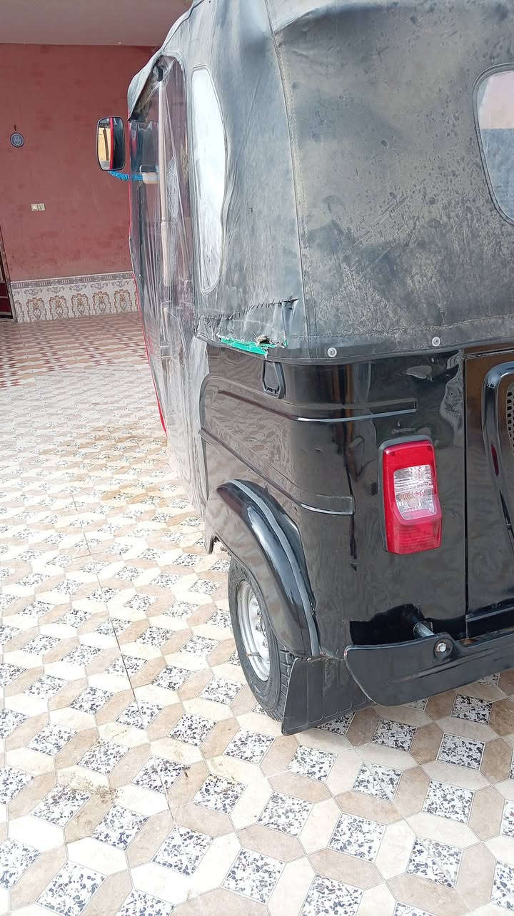 سلام عليكم  تكتك للبيع  2022محرك ما مفتوح بيه بس تكمه او رقمه نكليزي او ثاني يوم اب اسمك الدراجه نفس البل صوره الدراجه اب 8250 او بيه مجال قليل ***********
